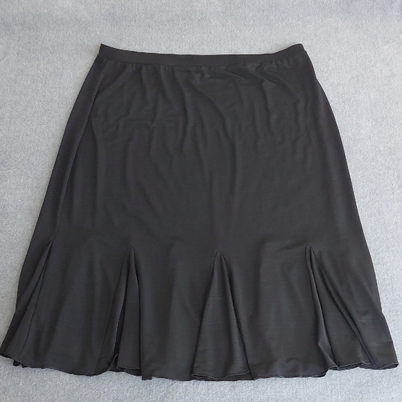 Jaclyn Smith Black Gore Hem Midi Skirt Medium Workwear Office Minimalist - Picture 2 of 5